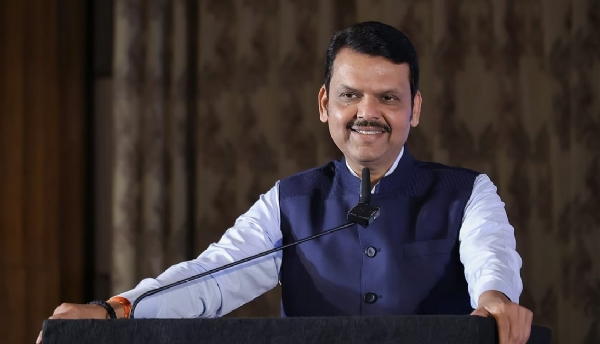 MAHA POLITICS FADNAVIS DEFENDS WELFARE SCHEME