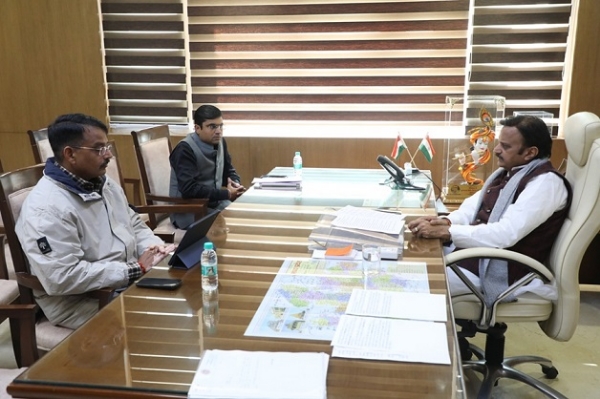 نائب وزیر اعلیٰ راجندر شکلا نے محکمہ صحت عامہ اور طبی تعلیم کا جائزہ لیا۔ نائب وزیر اعلیٰ راجندر شکلا نے محکمہ صحت عامہ اور طبی تعلیم کا جائزہ لیا۔