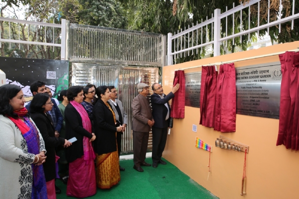 دہلی کے صفدر جنگ اسپتال میں بچوں کی حسیات کے نشو نما کے لیے امنگ واٹیکا کا افتتاح