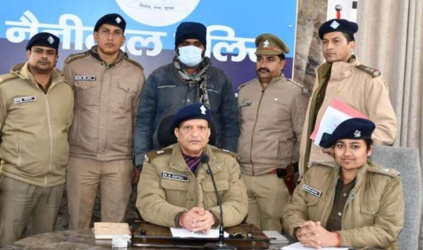 کاٹھ گودام میں چیکنگ کے دوران 82.50 لاکھ روپے کی اسمیک ضبط، ایک گرفتار کاٹھ گودام میں چیکنگ کے دوران 82.50 لاکھ روپے کی اسمیک ضبط، ایک گرفتار