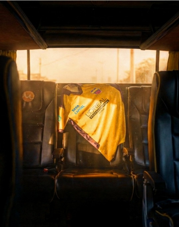 یوپی واریئرز نے ڈبلیو پی ایل 2026 سے قبل بنارسی وراثت سے متاثر نئی جرسی کی نقاب کشائی کی