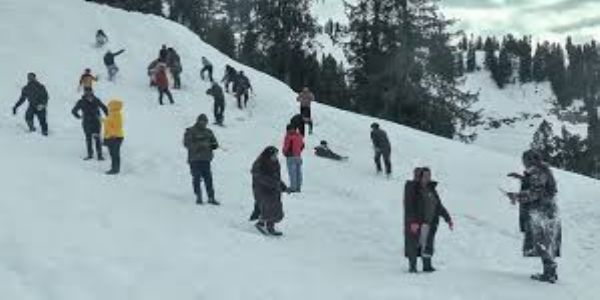 جموں و کشمیر اور لداخ میں شدید سردی جاری ہے