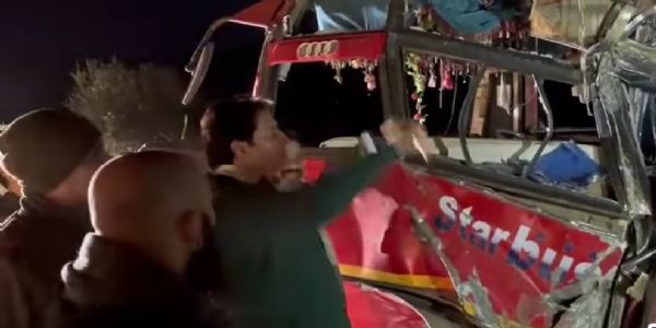 کلہوتہ میں میٹاڈور پتھر کی زد میں آنے سے تین افراد زخمی