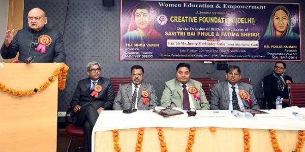 جسٹس (ریٹائرڈ) مارکنڈے کاٹجو سیمینار سے خطاب کرتے ہوئے۔