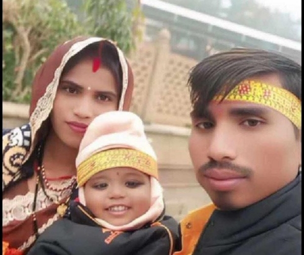 شوہر، بیوی اور بچی کی لاشیں پھانسی کے پھندے پر لٹکی ملیں