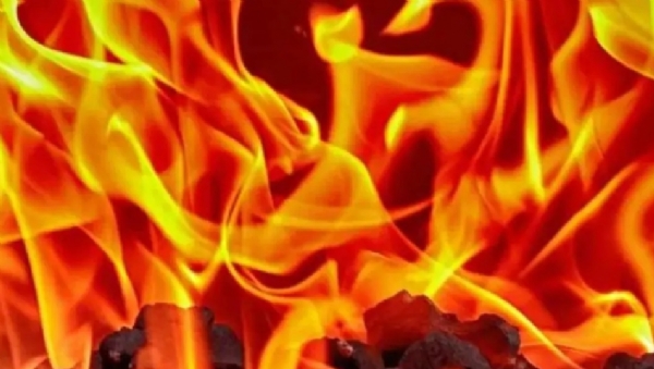 سرینگر کے نوہٹہ میں آتشزدگی سےمتعدد مکانات کو نقصان، تین افراد زخمی