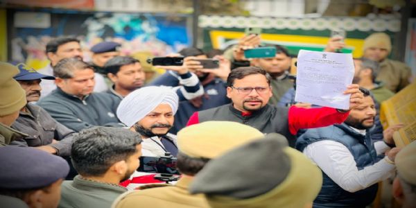 ایوان میں شہیدوں کی توہین کر کے ظالم انگریزی حکومت کو بچا رہی ہے بی جے پی سرکار: سنجیو جھا