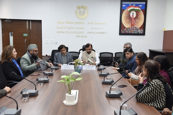 شیخ الجامعہ اورمسجل،جامعہ ملیہ اسلامیہ نے جامعہ اسکول داخلہ پروسپکیٹس2026 اور2027 جاری کیا شیخ الجامعہ اورمسجل،جامعہ ملیہ اسلامیہ نے جامعہ اسکول داخلہ پروسپکیٹس2026 اور2027 جاری کیا