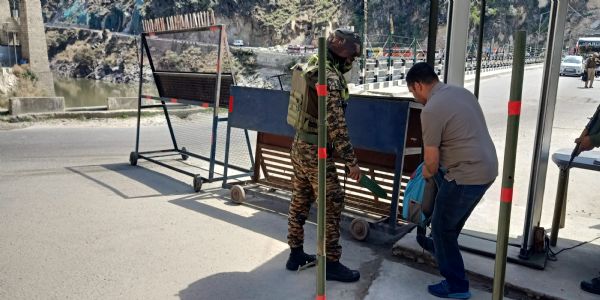 جموں میں سیکورٹی فورسز نے سرچ آپریشن شروع کیا۔