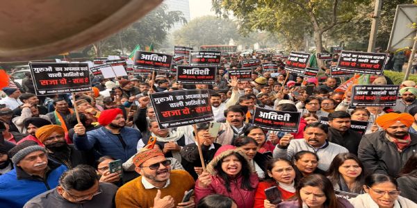 آتشی کے مبینہ بیان پر بی جے پی نے آپ کے دفتر پر احتجاج کیا