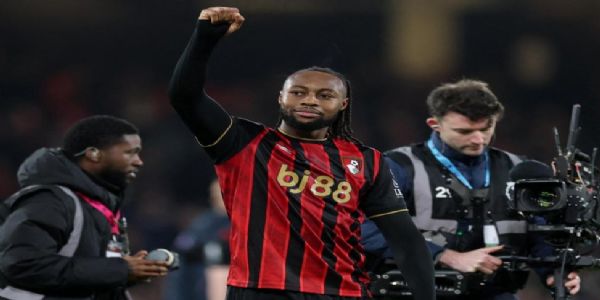 مانچسٹر سٹی نے گھانا کے ونگر اینٹوئن سیمینیو کو بورن ماوتھ سے معاہدہ کیا