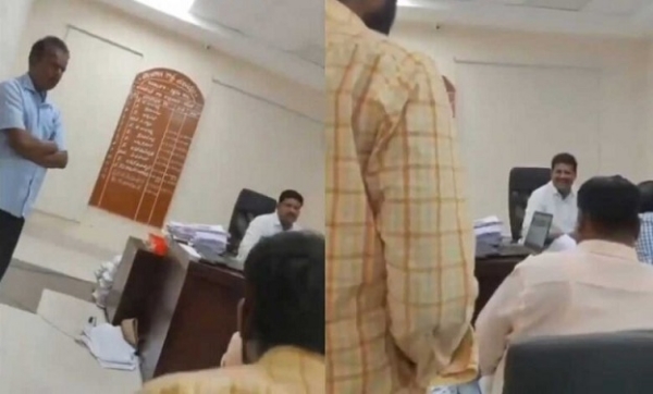 کسان کی پریشانی کا مذاق اڑانا تحصیلدار کومہنگا پڑا،ملازمت سے معطل کسان کی پریشانی کا مذاق اڑانا تحصیلدار کومہنگا پڑا،ملازمت سے معطل