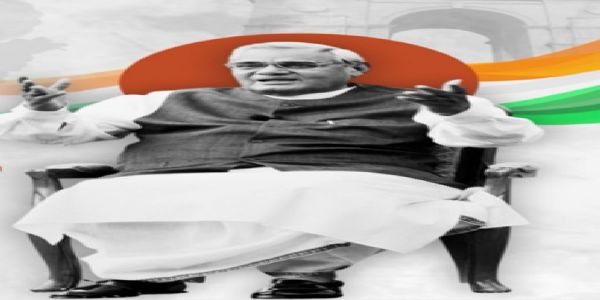 تاریخ کے آئینے میں 13 اکتوبر: اٹل بہاری واجپائی نے مسلسل تیسری بار ملک کی باگ ڈور سنبھالی