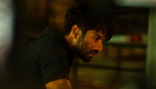 SHAHID-KAPOOR-RETURNS-SUNNY-FARZI-2