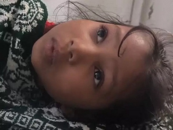 پانچ سالہ بیٹی کو گاوں والوں نے بحفاظت باہر نکال لیا پانچ سالہ بیٹی کو گاوں والوں نے بحفاظت باہر نکال لیا