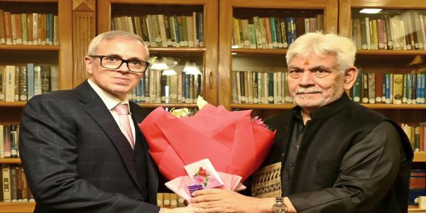 ( اپ ڈیٹ ) عمر عبداللہ نے لیفٹیننٹ گورنر سنہا سے اگلے ہفتے کے اوائل میں کابینہ میں توسیع کے لیے وقت مانگا