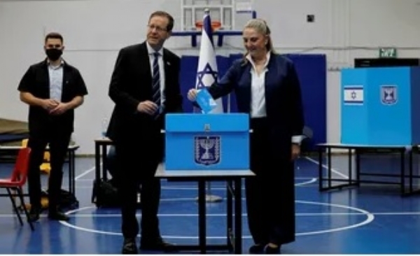 Israel-president-cast-his-vote Israel-president-cast-his-vote