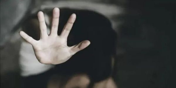 بلڈھانہ میں 8 سالہ بچی سے مبینہ جنسی زیادتی کے الزام میں 60 سالہ دکاندار گرفتار، پوکسو قانون کے تحت مقدمہ درج