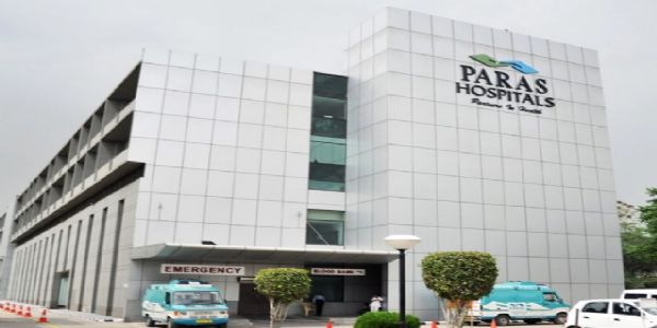 پارس ہیلتھ کیئر کی اسٹاک مارکیٹ میں معمولی پریمیم کے ساتھ انٹری، آئی پی او سرمایہ کاروں کو فائدہ