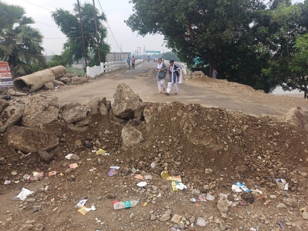 کہلگاؤں میں این ایچ-80 کا کنواں پل بنا ’موت کا جھولا‘ ، انتظامیہ کے خلاف عوامی تحریک تیز