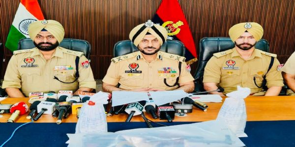سرحد پار سے ہتھیاروں کی اسمگلنگ کے نیٹ ورک کا پردہ فاش، امرتسر میں اے کے-47 رائفل اور دو ہینڈ گرینیڈ سمیت ایک گرفتار