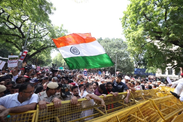 INDIA-BLOCK-MARCH-ECI-RAHUL-TREASON