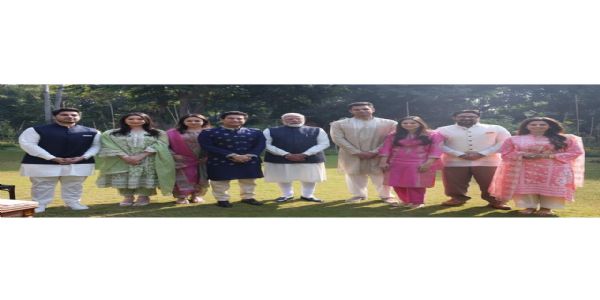 مودی اور سونیا سے ملے سچن تندولکر، بیٹے کی شادی کی دعوت دی