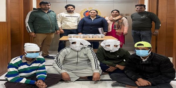 خاتون چارٹرڈ اکاؤنٹنٹ سے ٹھگی کرنے والے چار گرفتار