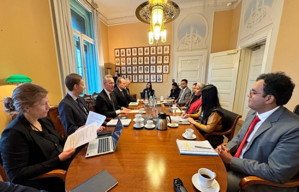 سیتا رمن اور ناروے کے وزیر خزانہ اسٹولٹن برگ نے قابل تجدید توانائی کے شعبے میں تعاون پر تبادلہ خیال کیا