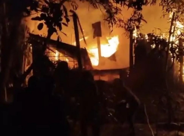 سپول میں زبردست آگ لگنے سے متعدد مکانات جل کر خاکستر، لاکھوں مالیت کی املاک تباہ سپول میں زبردست آگ لگنے سے متعدد مکانات جل کر خاکستر، لاکھوں مالیت کی املاک تباہ