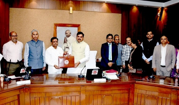 وزیر اعلیٰ نے کابینہ کی میٹنگ سے پہلے سال 27-2026 کے بجٹ کے لیے محکمہ خزانہ کی ٹیم کو مبارکباد اور نیک خواہشات پیش کیں۔ وزیر اعلیٰ نے کابینہ کی میٹنگ سے پہلے سال 27-2026 کے بجٹ کے لیے محکمہ خزانہ کی ٹیم کو مبارکباد اور نیک خواہشات پیش کیں۔