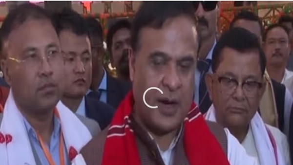 میڈیا سے بات کرتے آسام کے وزیر اعلیٰ ڈاکٹر ہمنتا بسوا سرما میڈیا سے بات کرتے آسام کے وزیر اعلیٰ ڈاکٹر ہمنتا بسوا سرما