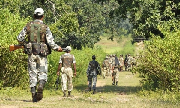 ماؤ نواز لیڈرچُکاراؤ کے چھپنے کی اطلاع پر جنگل میں تلاشی مہم