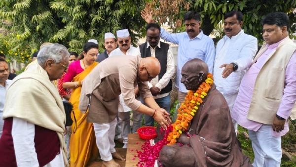 بی جے پی حکومت اپوزیشن کی آواز کو دبانے کے لیے جابرانہ پالیسیاں اپنا رہی ہے : اجے رائے بی جے پی حکومت اپوزیشن کی آواز کو دبانے کے لیے جابرانہ پالیسیاں اپنا رہی ہے : اجے رائے
