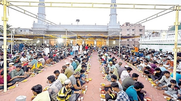 فائل فوٹو۔۔۔۔ چنئی روزہ افطار فائل فوٹو۔۔۔۔ چنئی روزہ افطار