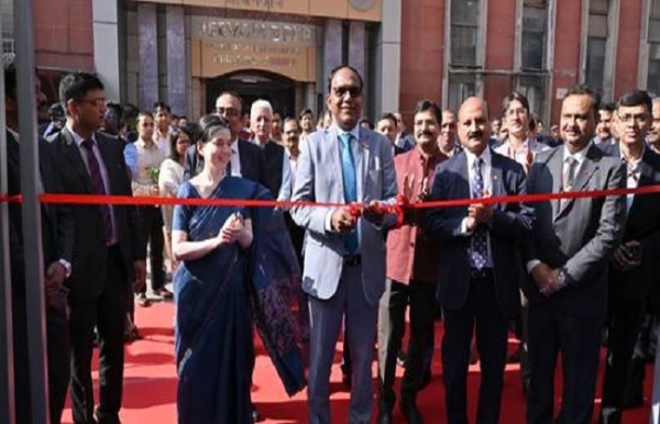 مرکزی حکومت کے ملازمین کے لیے سیلری اکاؤنٹ پیکج سہولت کیمپ کا افتتاح مرکزی حکومت کے ملازمین کے لیے سیلری اکاؤنٹ پیکج سہولت کیمپ کا افتتاح