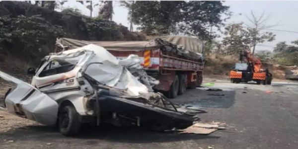 گجرات کے کمبھ گھاٹ پر ٹرک اور ایکو کے تصادم میں سات افراد ہلاک ۔