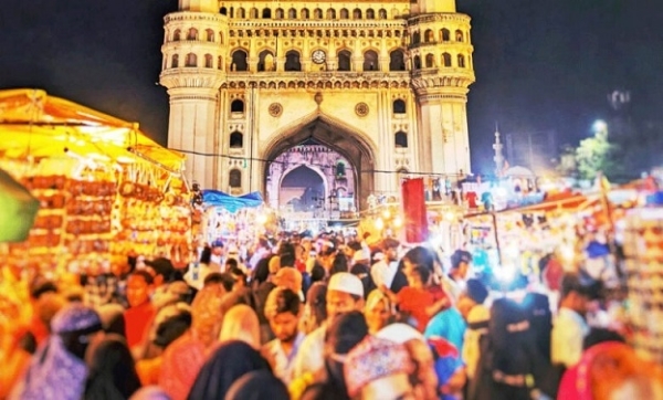 حیدرآباد کے تاریخی بازاروں میں راتیں دن میں تبدیل حیدرآباد کے تاریخی بازاروں میں راتیں دن میں تبدیل