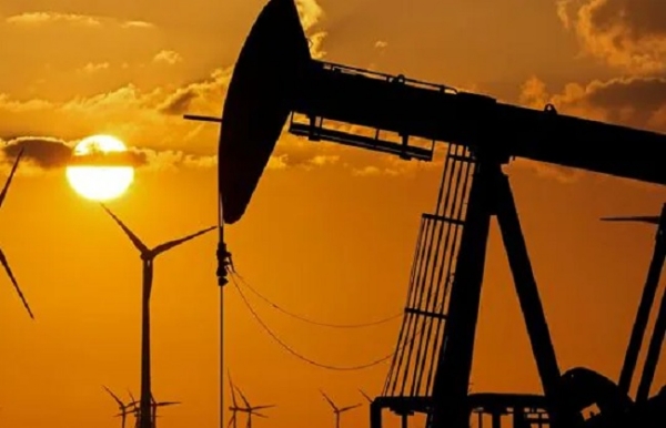 امریکا اور ایران کے درمیان بڑھتی ہوئی کشیدگی کے درمیان خام تیل کی قیمتیں چھ ماہ کی بلند ترین سطح پر پہنچ گئیں