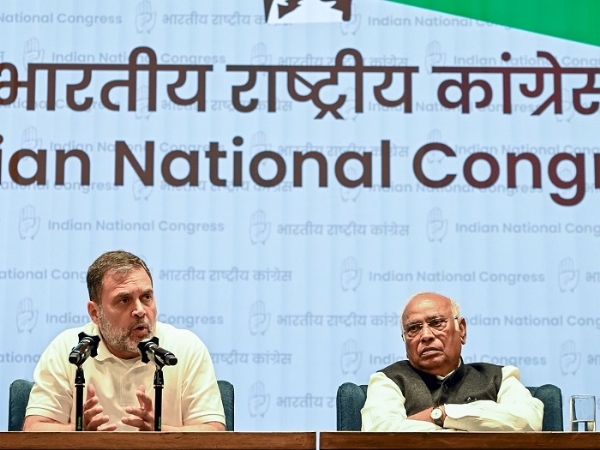 کانگریس نے مودی حکومت کی خارجہ پالیسی پر سوال اٹھائے، امریکہ کے ساتھ معاہدے پر تنقید کی