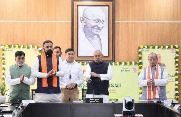 وزیر اعلیٰ نے ایگریکلچر ان پٹ سبسڈی اسکیم کے تحت 2 لاکھ سے زیادہ متاثرہ کسانوں کے کھاتوں میں 100 کروڑ روپے سے زیادہ کی رقم منتقل کیا