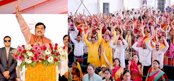 اندور کے مہو گاوں میں ترقیاتی کاموں کے افتتاح اور سنگ بنیاد پروگرام میں وزیر اعلیٰ اندور کے مہو گاوں میں ترقیاتی کاموں کے افتتاح اور سنگ بنیاد پروگرام میں وزیر اعلیٰ