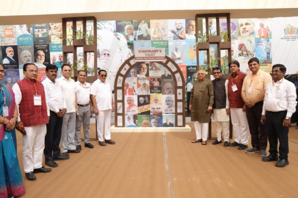 وزیر اعلیٰ بھوپیندر پٹیل نے سورت میں سوامی وویکانند قومی کتاب میلے کا افتتاح کیا