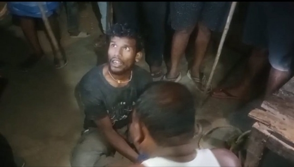 موت سے پہلے زخمی نوجوان کی تصویر موت سے پہلے زخمی نوجوان کی تصویر