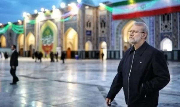 جنگ کا خطرہ،خامنہ ای نے ایران کے انتظامی اموراپنے مشیر لاریجانی کو سونپ دیے