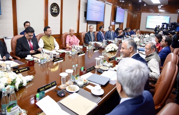 امریکی ٹیرف میں تبدیلی کے اثرات پر تبصرہ کرنا قبل از وقت ہوگا: وزیر خزانہ