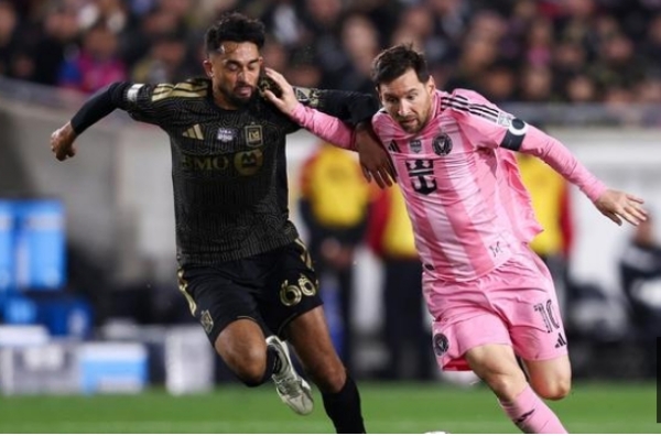 ممنوعہ علاقے میں داخل ہونے کے الزام میں لیونل میسی  بری کئے گئے