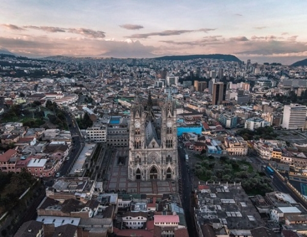 یہ ایکواڈور کا دارالحکومت کوئٹو ہے۔