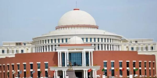 جھارکھنڈ اسمبلی بجٹ سیشن: وزیر خزانہ نے ایوان میں 1,58,560 کروڑ روپے کا بجٹ پیش کیا۔