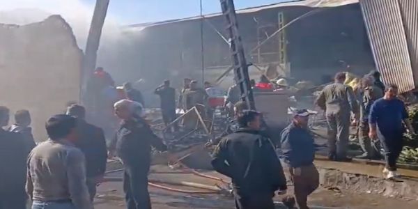 ایرانی فوجی ہیلی کاپٹر فروٹ منڈی میں گر کر تباہ، چار افراد ہلاک